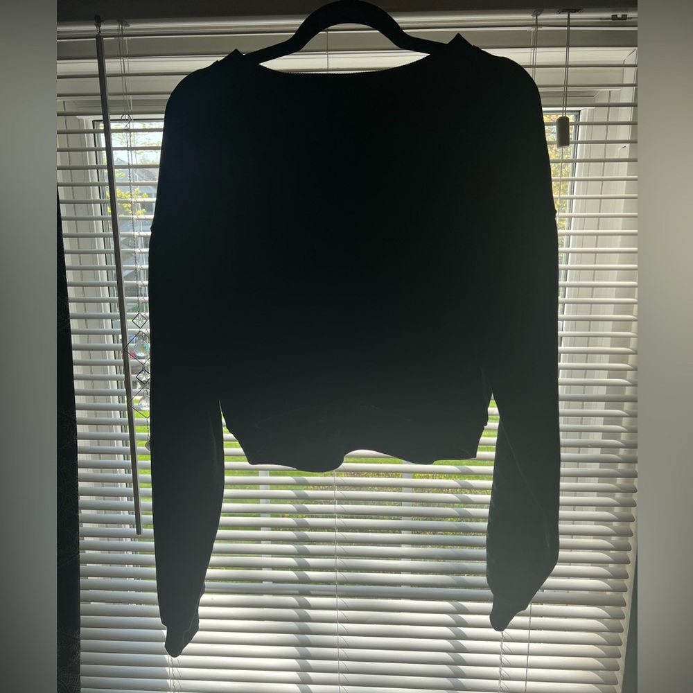 H&M cropped sweatshirt